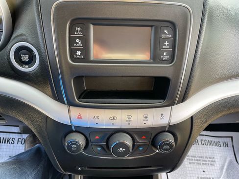 Used 2017 Dodge Journey SE w/ Popular Equipment Group image 19