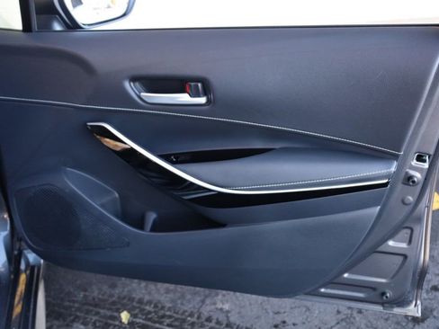 Used 2021 Toyota Corolla XSE image 25