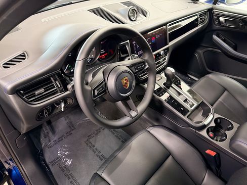 Certified 2026 Porsche Macan S AWD/4WD image 4