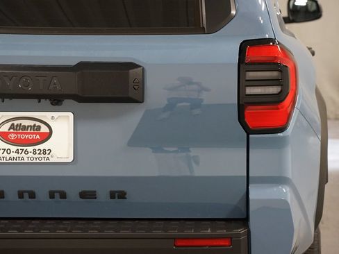 New 2026 Toyota 4Runner SR5 AWD/4WD image 10