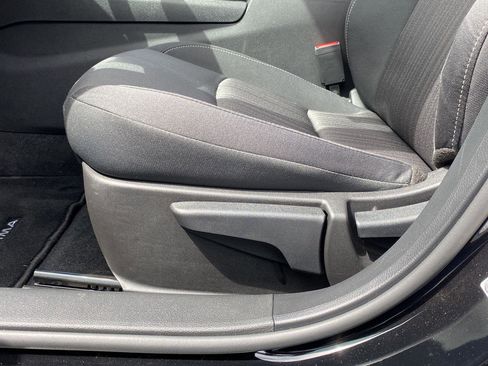 Used 2025 Nissan Altima 2.5 S FWD image 14