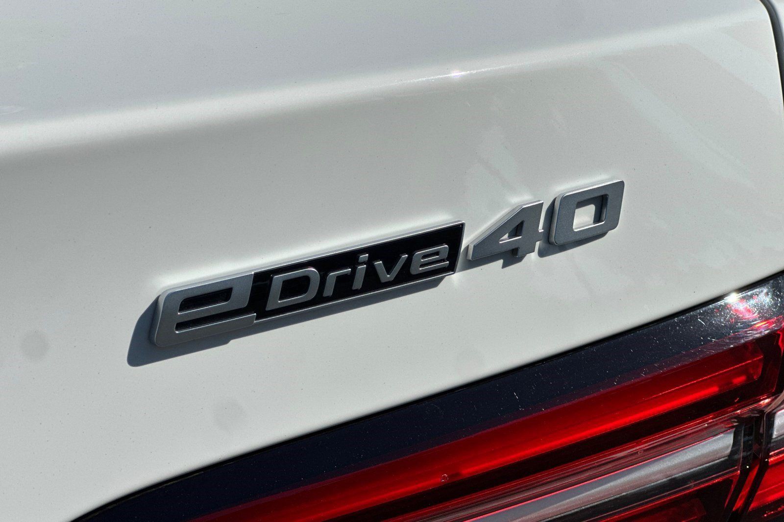 Used 2024 BMW i5 eDrive40i w/ M Sport Package RWD image 39
