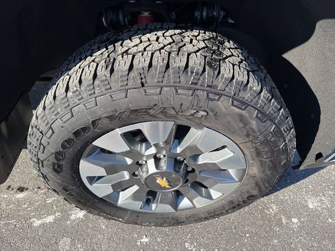 Used 2025 Chevrolet Silverado 2500 LT image 14