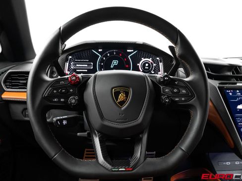 Used 2025 Lamborghini Revuelto AWD/4WD image 37