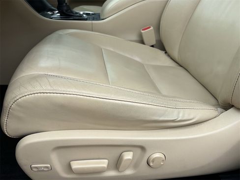 Used 2016 Toyota Highlander XLE image 13