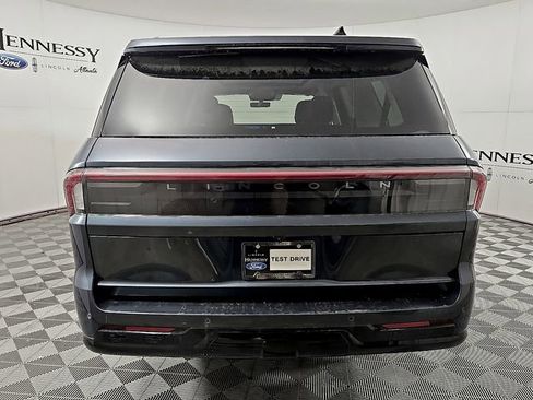 Certified 2025 Lincoln Navigator L Reserve image 6