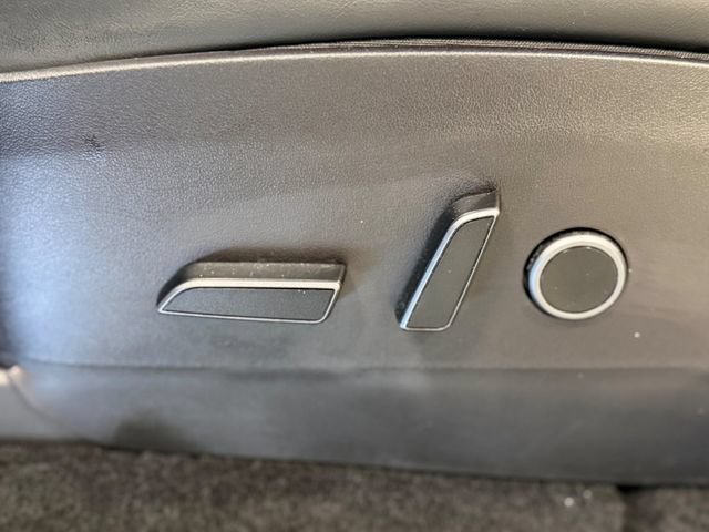 Used 2022 Tesla Model Y Performance AWD/4WD image 19