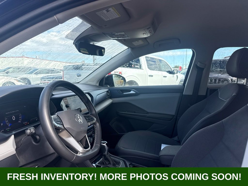 Used 2024 Volkswagen Taos SE FWD image 8