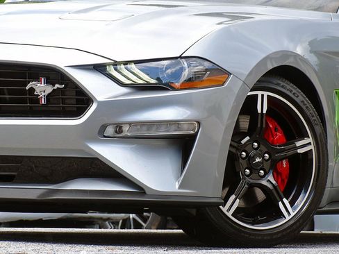 Used 2020 Ford Mustang GT Premium w/ Equipment Group 401A RWD image 6