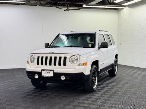 Used 2015 Jeep Patriot Latitude image 1
