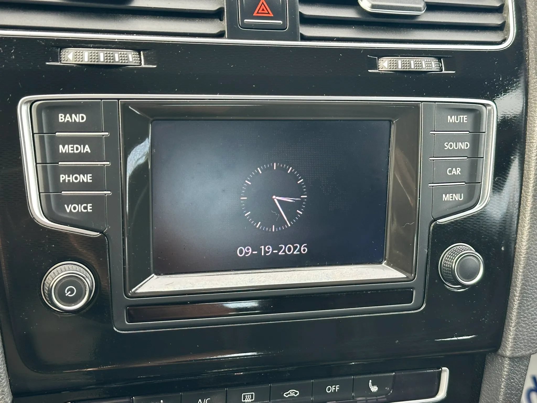 Used 2015 Volkswagen Golf 4-Door FWD image 28