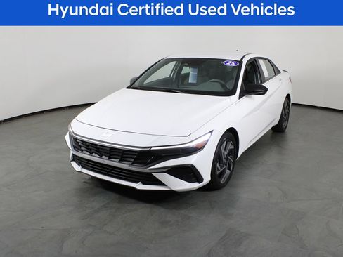 Certified 2025 Hyundai Elantra Sport FWD image 2