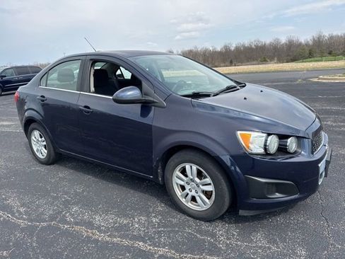 Used 2015 Chevrolet Sonic LT image 3