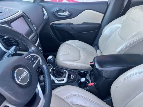 Used 2015 Jeep Cherokee Limited image 18