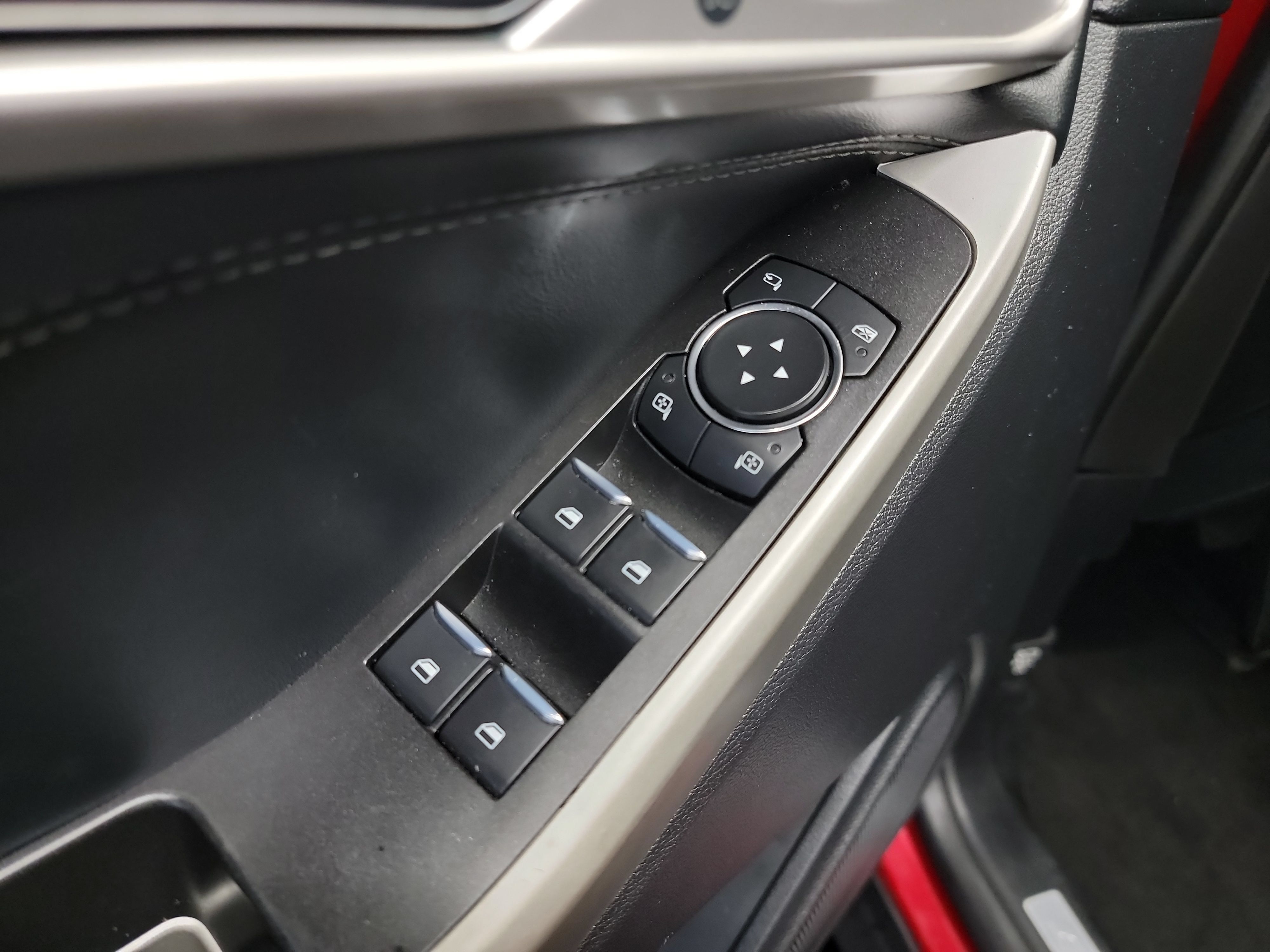 Used 2020 Ford Explorer Limited AWD/4WD image 14