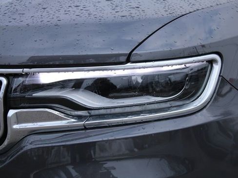 Used 2022 Jeep Wagoneer Series III w/ Flexible Seating Group image 9