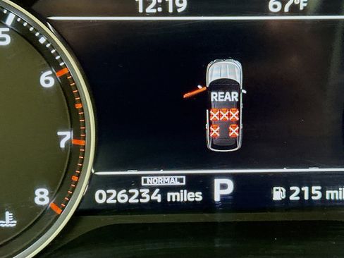 Used 2025 Mitsubishi Outlander SE image 19