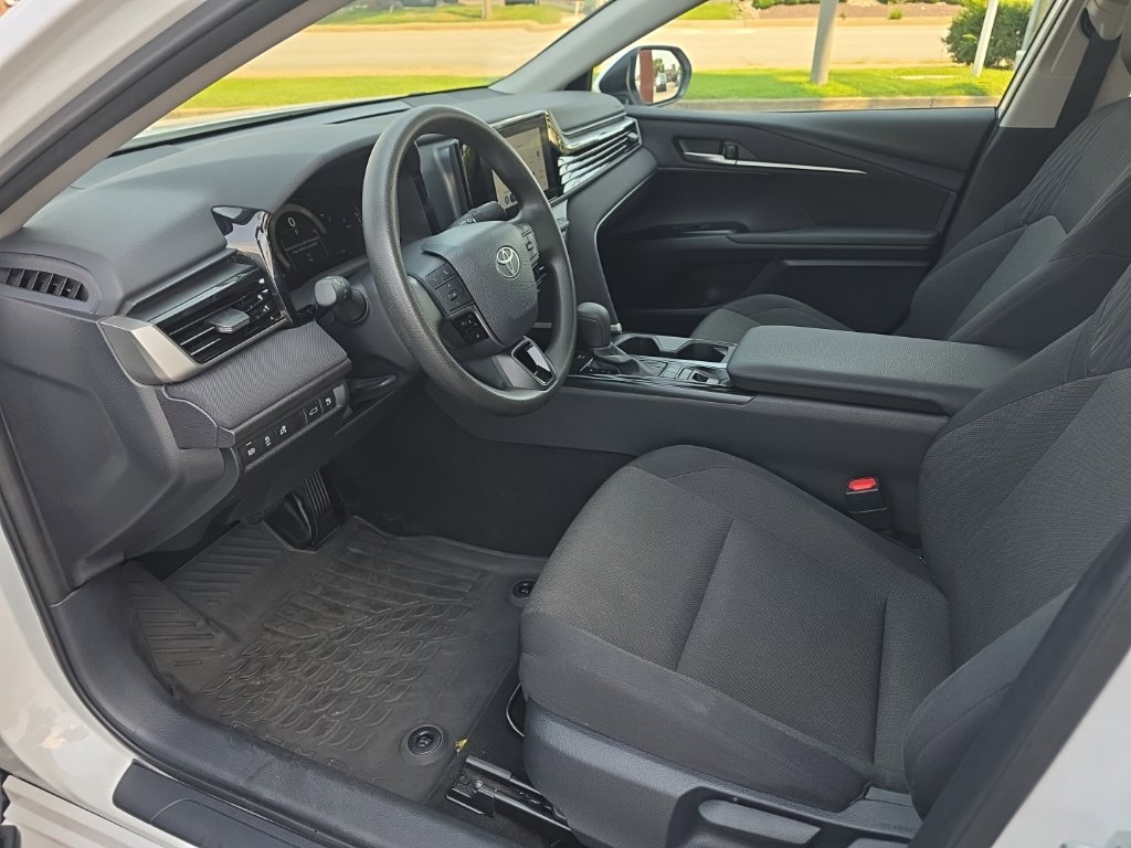 Used 2025 Toyota Camry LE FWD image 8