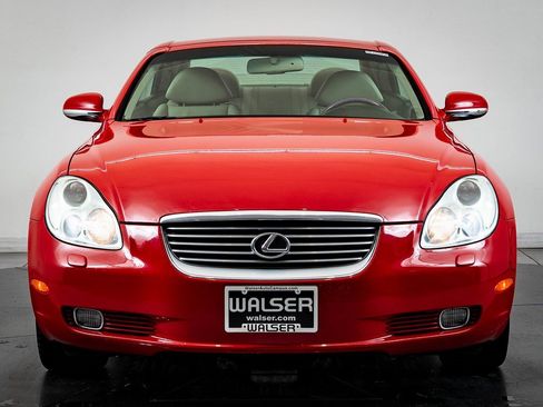 Used 2005 Lexus SC 430 Convertible image 2