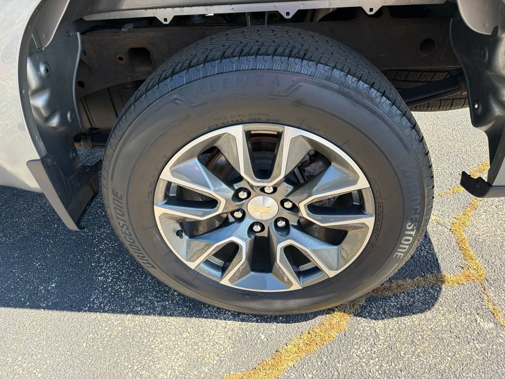 Used 2023 Chevrolet Silverado 1500 LT AWD/4WD image 4