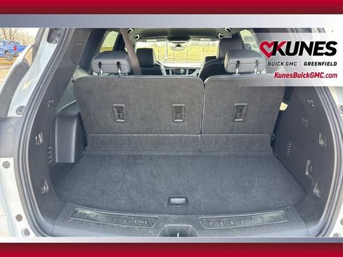 Used 2022 Buick Enclave Premium AWD/4WD image 9