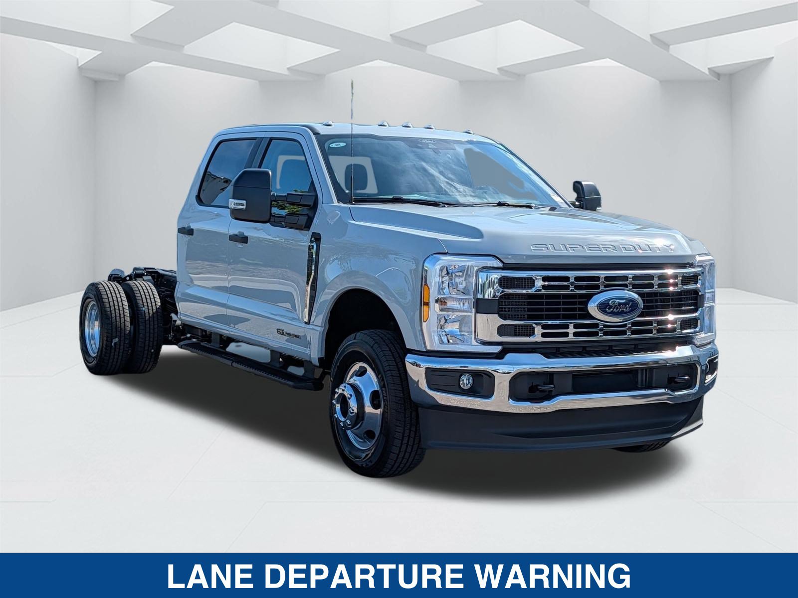New 2026 Ford F350 XL w/ XL Chrome Package AWD/4WD image 3