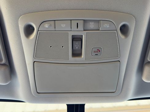 Used 2017 Nissan Pathfinder Platinum w/ Family Entertainment Package AWD/4WD image 35