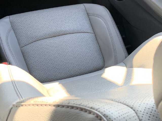 Used 2023 Toyota Sienna Limited FWD image 33