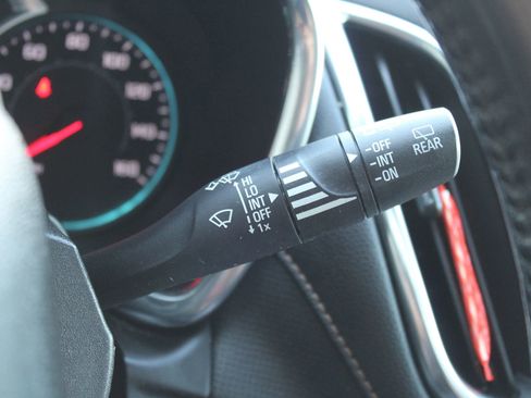 Used 2018 Chevrolet Equinox Premier image 39