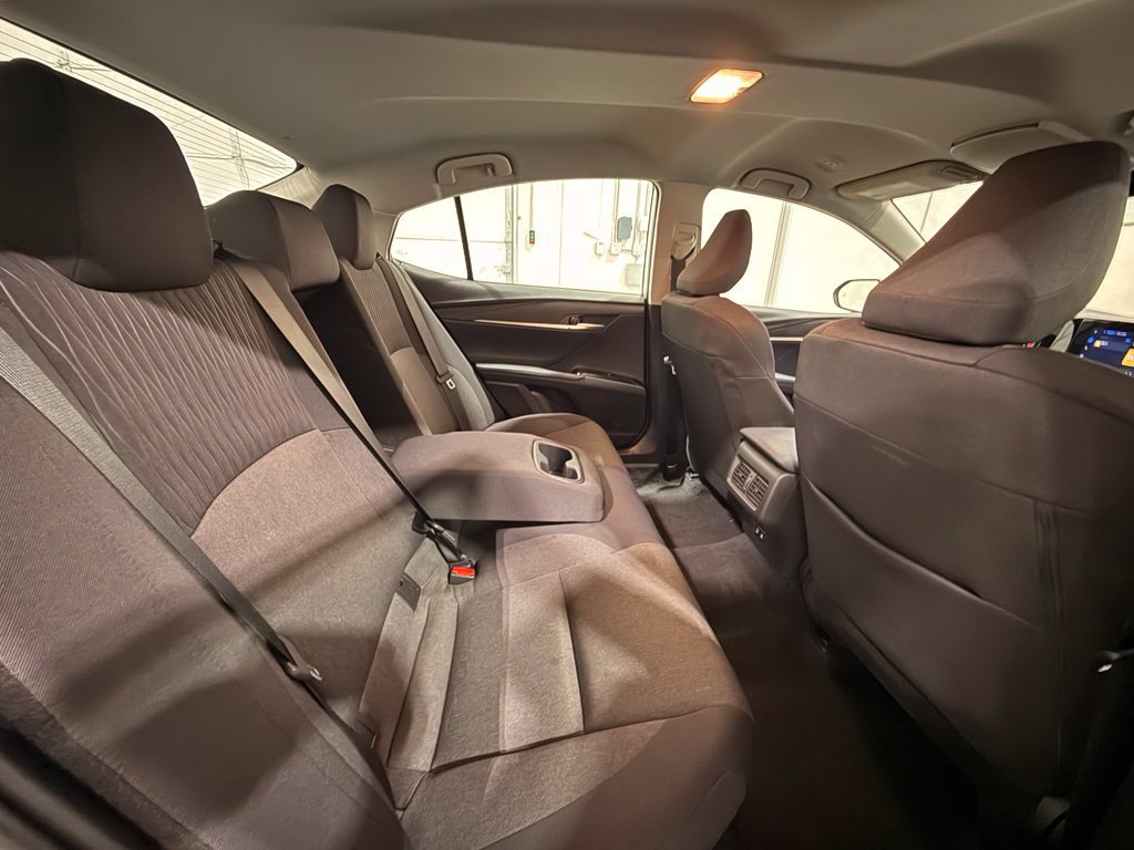 Used 2025 Toyota Camry LE FWD image 30