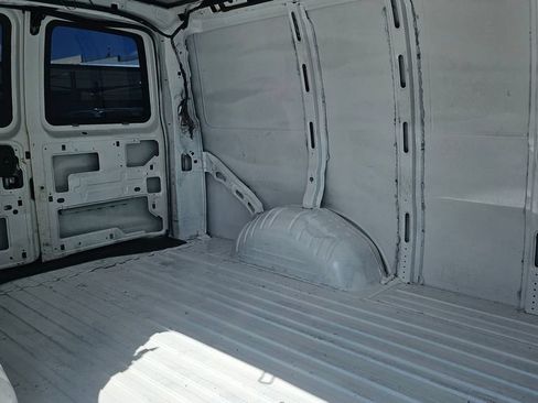 Used 2014 Chevrolet Express 1500 RWD image 19