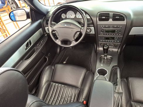 Used 2004 Ford Thunderbird image 14