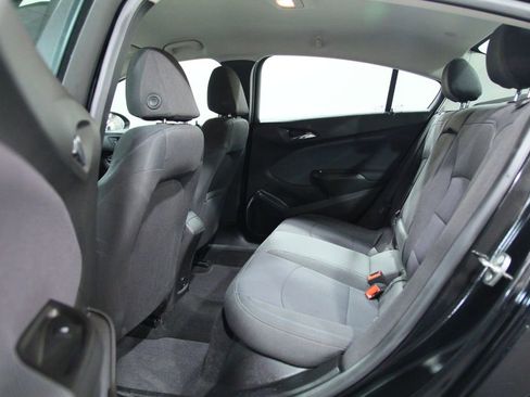 Used 2018 Chevrolet Cruze LT w/ Convenience Package FWD image 27
