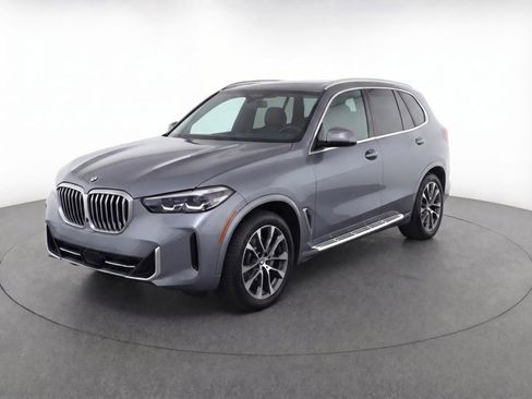 Used 2024 BMW X5 xDrive40i w/ Premium Package image 2