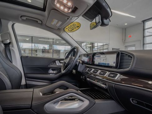 Used 2025 Mercedes-Benz GLE 450 4MATIC image 17