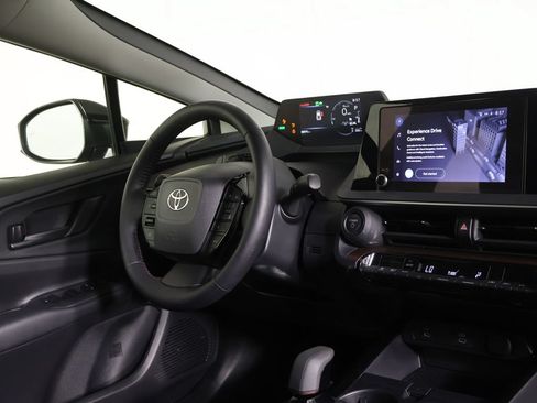 Used 2025 Toyota Prius Plug-In Hybrid FWD image 23