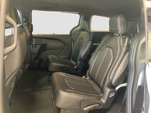 New 2026 Chrysler Pacifica Select image 14