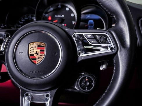 Used 2019 Porsche 911 Turbo S image 22