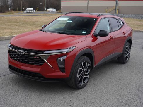 New 2026 Chevrolet Trax RS w/ Sunroof Package image 9