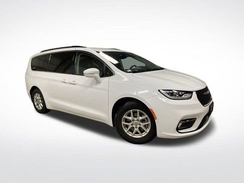 Used 2022 Chrysler Pacifica Touring-L image 37