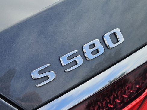 Used 2022 Mercedes-Benz S 580 4MATIC Sedan image 12