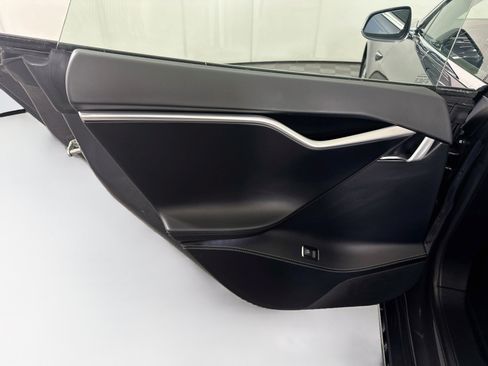 Used 2018 Tesla Model S 75D AWD/4WD image 26