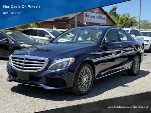 Used 2015 Mercedes-Benz C 300 4MATIC Sedan image 1