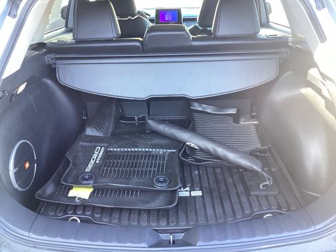 Certified 2023 Toyota Corolla Cross XLE w/ Convenience Package image 14