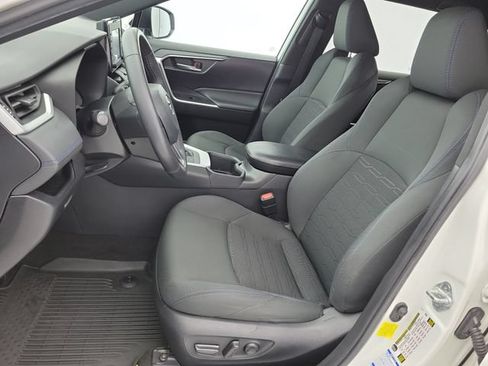 Used 2022 Toyota RAV4 SE AWD/4WD image 18
