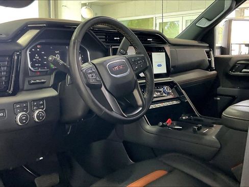 Used 2026 GMC Sierra 2500 AT4 w/ Technology Package AWD/4WD image 4