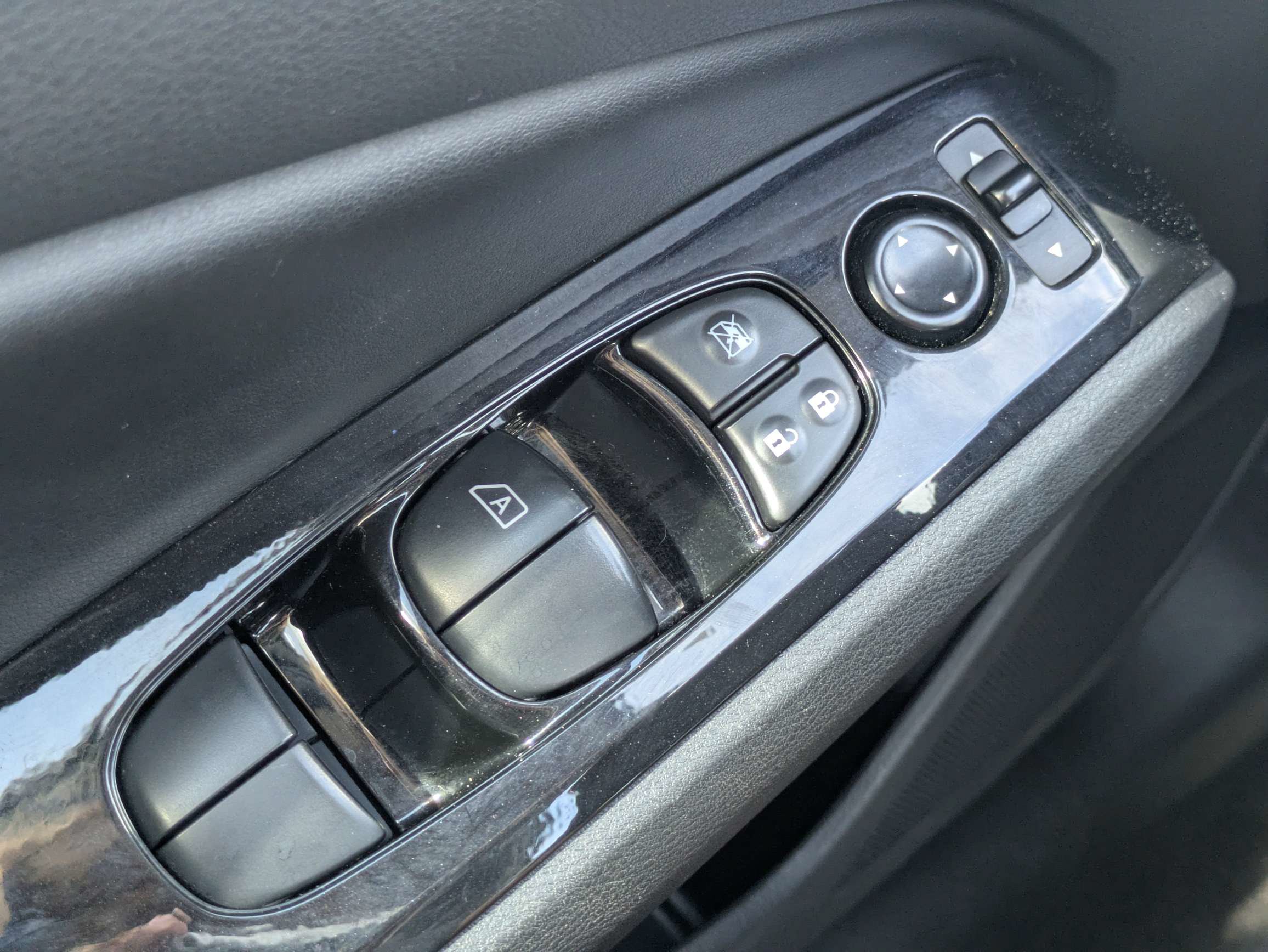 Used 2024 Nissan Altima 2.5 SR FWD image 22