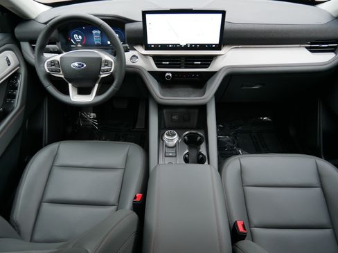 Used 2026 Ford Explorer Active w/ Active Comfort Package AWD/4WD image 10