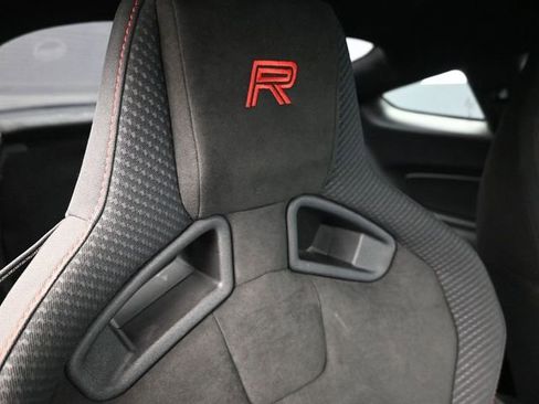 Used 2017 Ford Mustang Shelby GT350R w/ GT350R Equipment Group 920A RWD image 13
