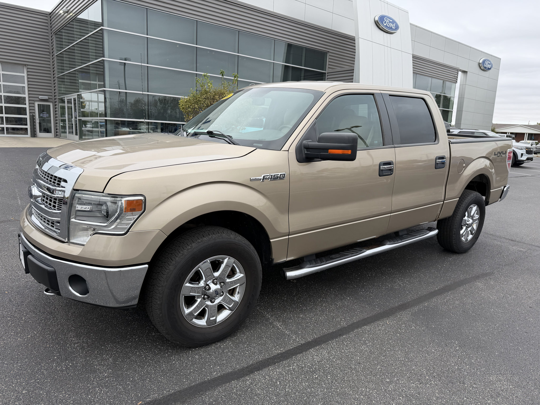 Used 2014 Ford F150 XLT w/ Equipment Group 302A Luxury AWD/4WD image 2